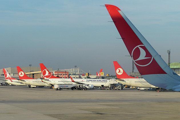 Самолеты авиакомпании Turkish Airlines в Международном аэропорту имени Ататюрка в Стамбуле