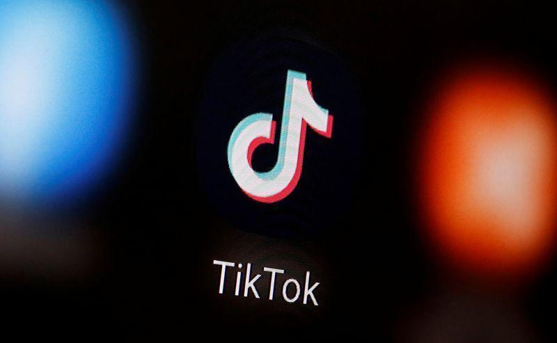 ЭКСКЛЮЗИВ-Запрет TikTok в США может лишить его доступа к магазинам приложений, рекламодателям -- документ