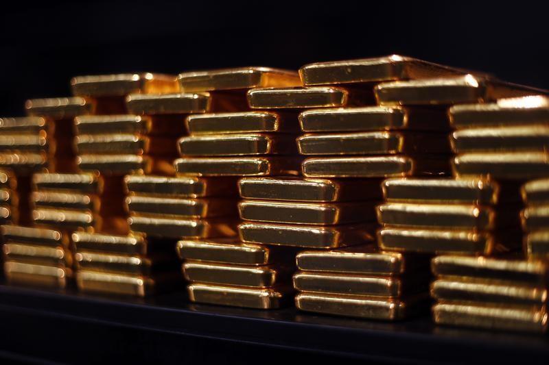 Запасы золота в банках РФ в июне выросли на 0,9 тонны