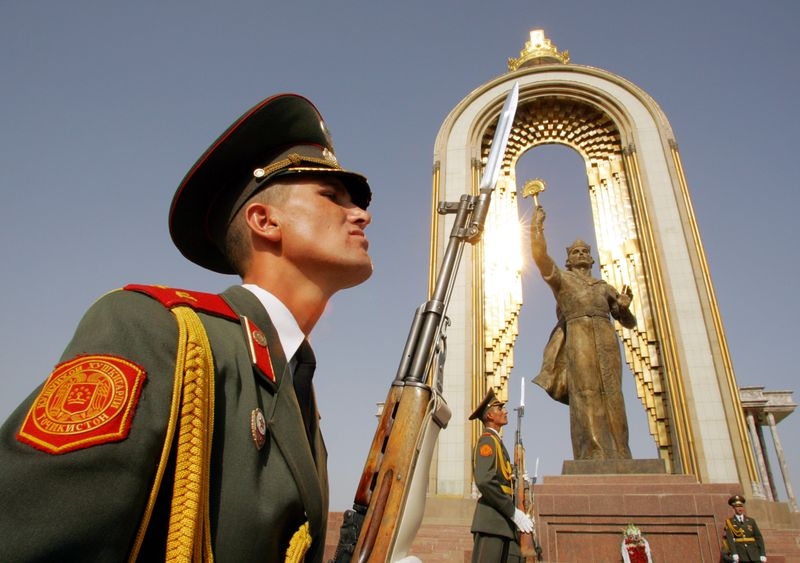 ЦБ Таджикистана повысил ставку рефинансирования до 12% От Reuters