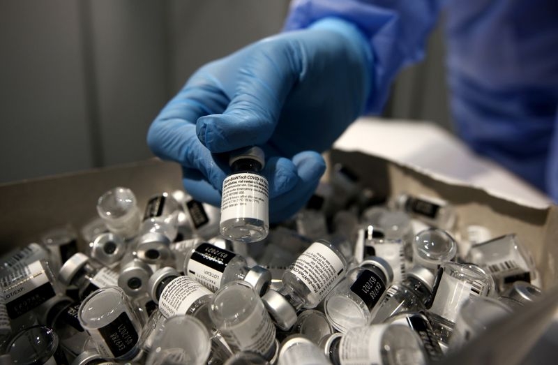 ЕС направит на Балканы свыше 500.000 вакцин от коронавируса От Reuters